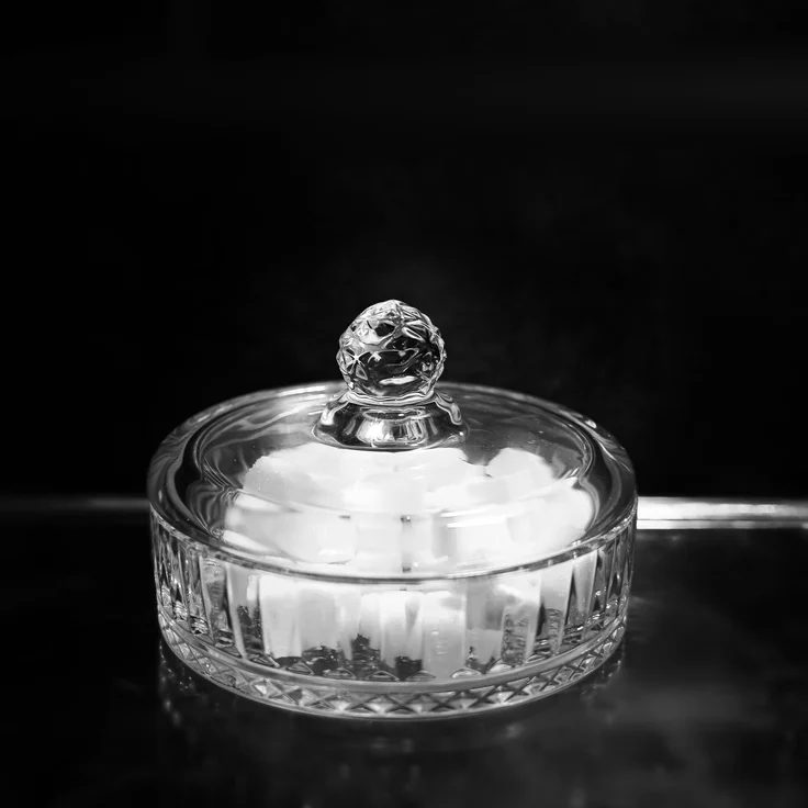 Hochwertige Glasschale mit Deckel - elegantes Design ideal zum Servieren – Bild 5
