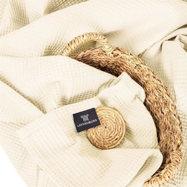 Laynenburg Tagesdecke Waffelpique aus 100% Baumwolle – Baumwolldecke, Kuscheldecke, Wohndecke als Sommerdecke, Bett-Überwurf, Couch-Überwurf, Sofa-Decke – Bild 3