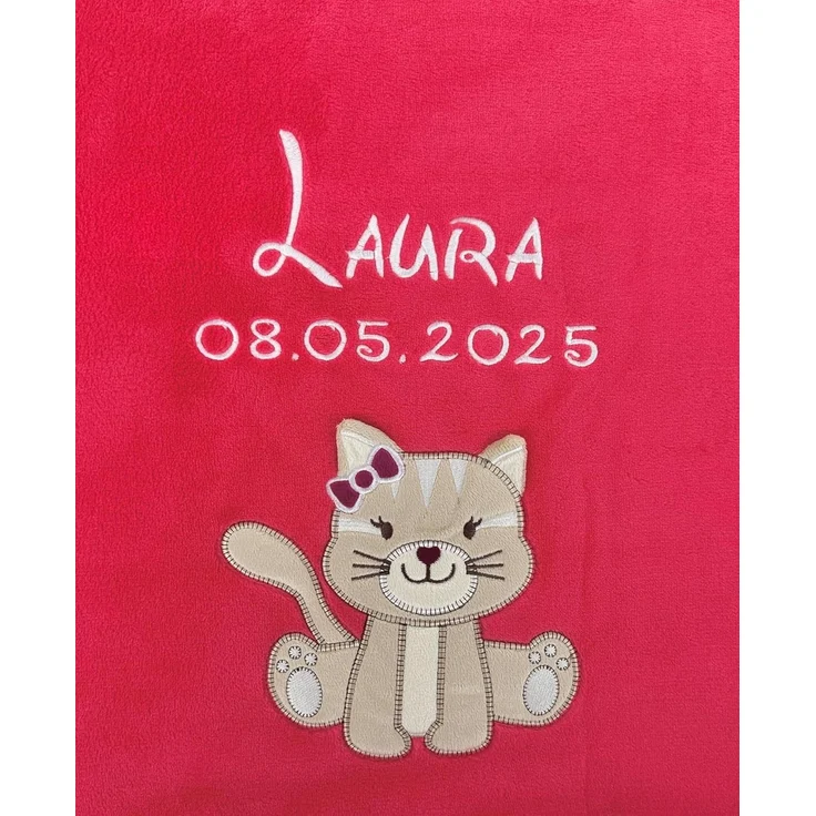 KIDDI-MEDIA Babydecke mit Name und Geburtsdatum Bestickt/kuschelig weich / 1A Qualität (Himbeere - Katze)