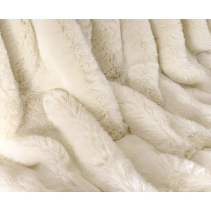 Wohndecke Premium Felldecke (Kunstfell) "Kaninchen creme-weiß", Wohnen und Accessoires GmbH & Co. KG, Pelzoptik – Bild 2