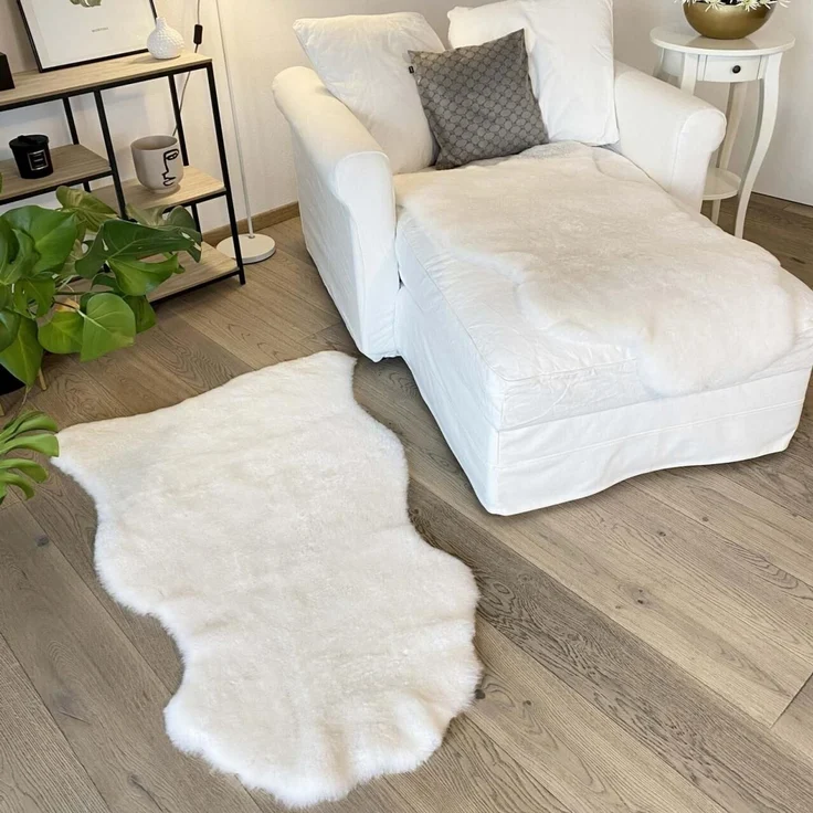 Lammfell Weiß Kurzhaar Wollhöhe 3-4 cm Größe: 140-150 – Bild 7