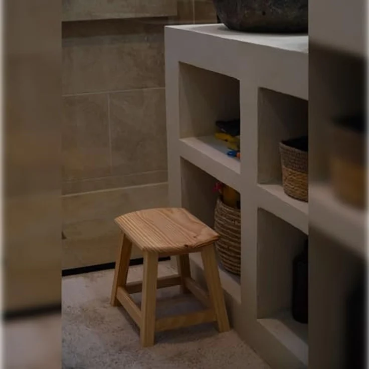 Aranaz Großer ovaler Hocker ohne Lack – Bild 7