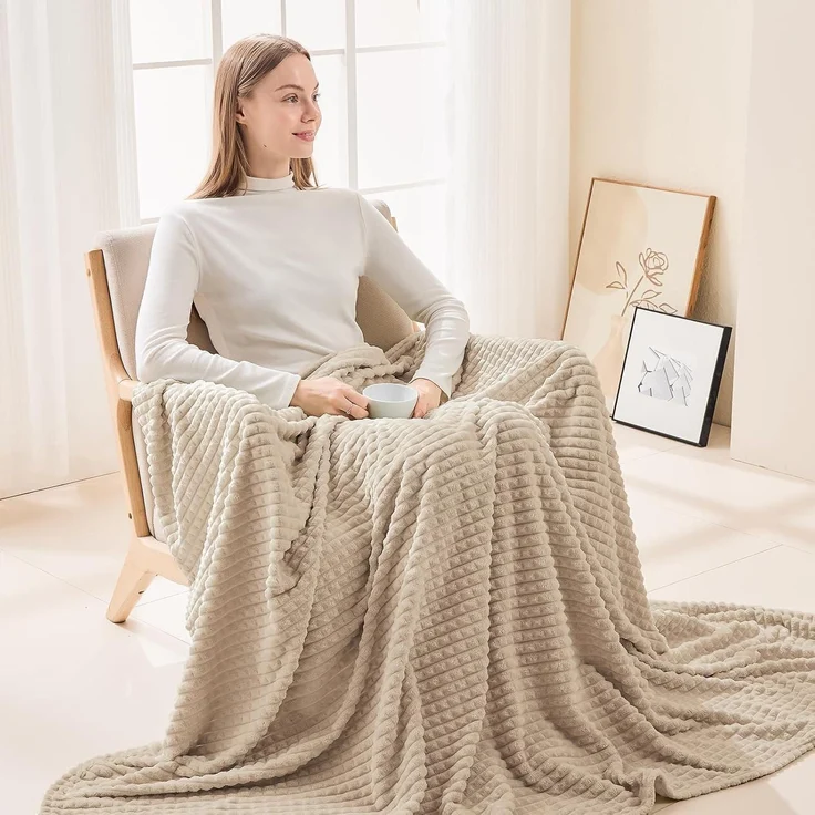 Kuscheldecke Fleecedecke 3D Touch Couchdecke 01-beige 130 x 150cm – Bild 8