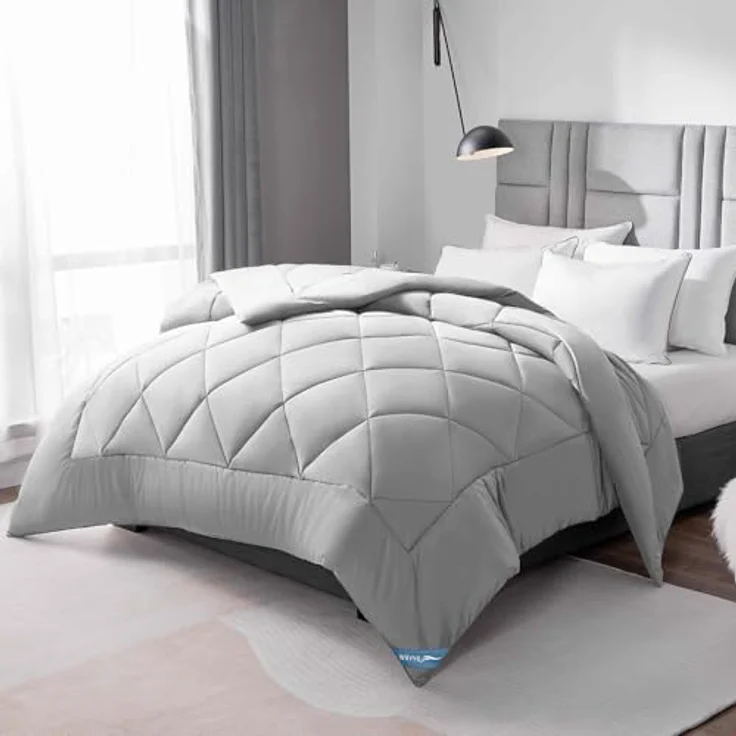 WAVVE Bettdecke 220x240 cm Ganzjahresdecke 4 Jahreszeiten, Steppdecke 300gsm Mikrofaser 240x220 cm, Super Weiche Zudecke Schlafdecke Atmungsaktive 220x240 Hellgrau – Bild 2