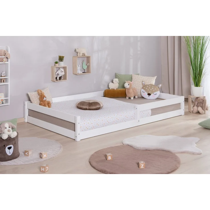 Ticaa Kinderbett Emi Hausbett Bodenbett mit Rausfallschutz 150kg (aus Kiefer Massivholz), inkl. stabilem Roll-Lattenrost, Weiß – Bild 2