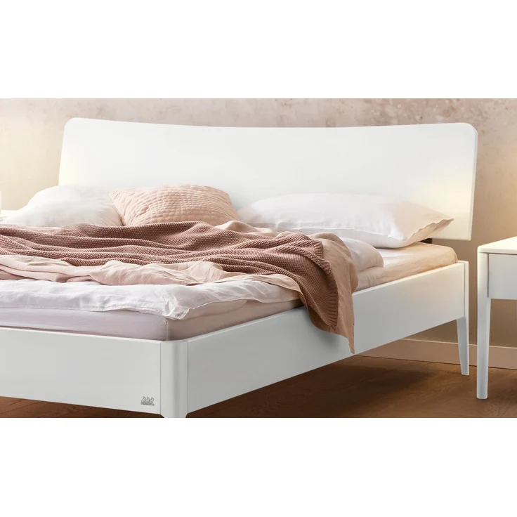 Hasena Bett Spezia Weiß mit geschwungenem Kopfteil 200x210 cm, Komforthöhe 25 cm MDF weiss deckend – Lounge – Bild 3