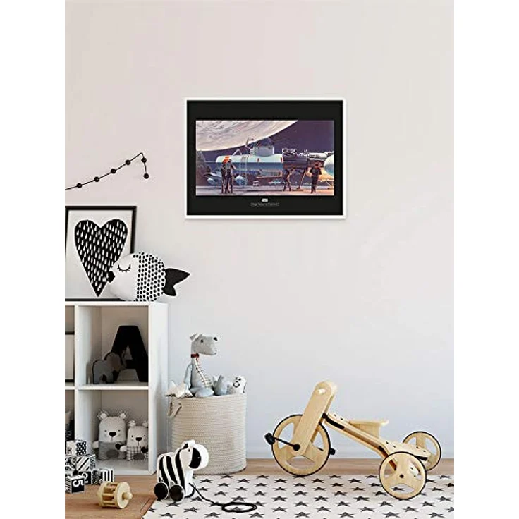 Komar Wandbild Star Wars Classic RMQ Yavin Hangar, Kunstdruck ohne Rahmen, 40 x 30 cm, fotorealistischer Druck auf Premium-Posterpapier, geeignet für Kinder- und Jugendzimmer – Bild 3
