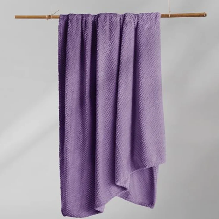 DecoKing Kuscheldecke 70x150 cm violett Decke Microfaser Wohndecke Tagesdecke Fleece weich sanft kuschelig skandinavischer Stil lila Henry – Bild 6