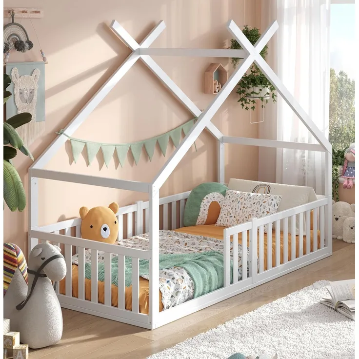 Alavya Home® Hausbett Bodenbett DREAM aus Buche – FSC® 100% zertifiziert (Exklusives Beech Wood Bett – Top-Preis!, Hausbett 80x160 cm mit Matratze, Rausfallschutz & Lattenrost Kinderbett 80x160), bodentiefes Jugendbett weiß massiv BUCHE für Junge Mädchen