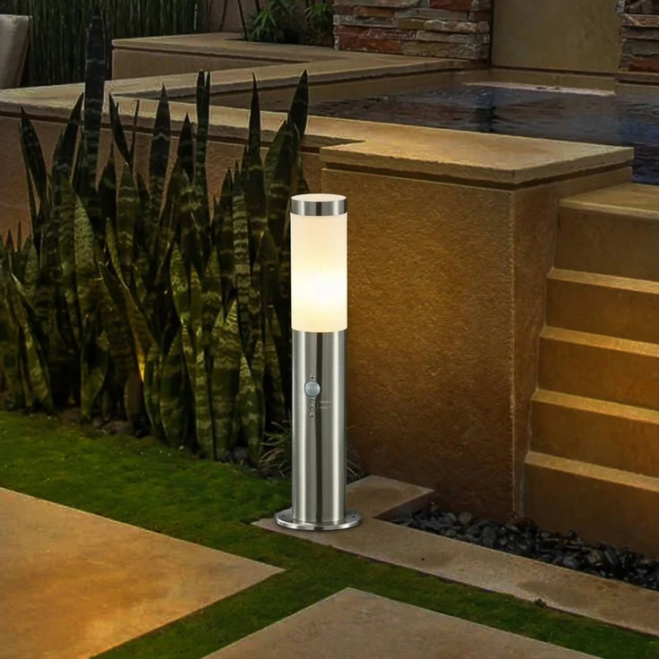 Lindby Außen-Stehlampe Statius, Edelstahl Chrom IP44mit Bewegungsmelder, 1x15 W LED – Bild 1