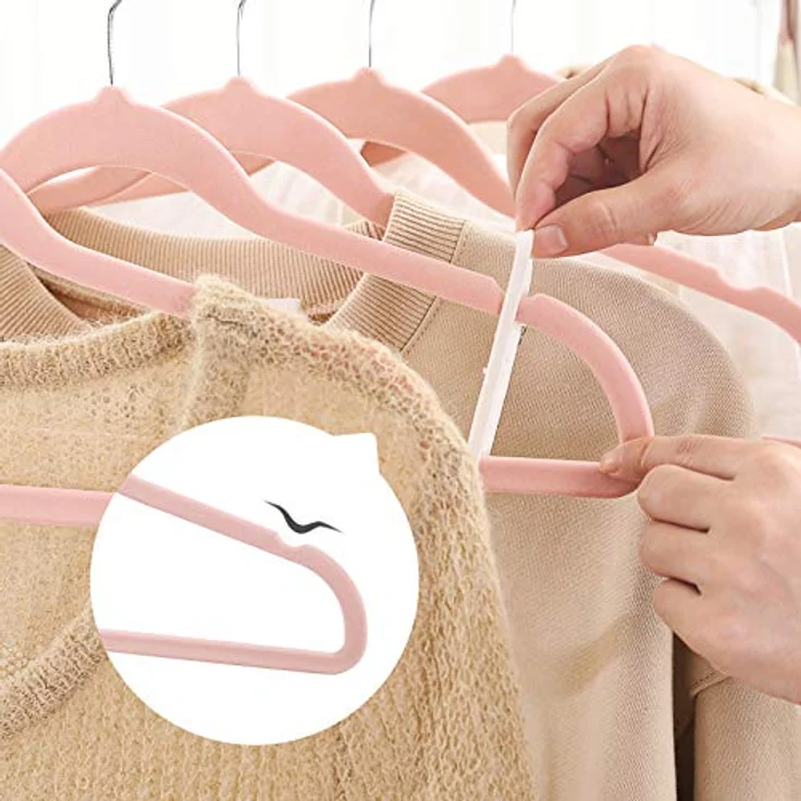 SONGMICS Kleiderbügel Samt, 50er Set, Jackenbügel, 41,5 cm breit, Anzugbügel, dünn, gut belastbar, um 360° drehbarer Haken, für Mäntel, Hemden und Anzüge, Rosa-Silber CRF026P03 – Bild 5