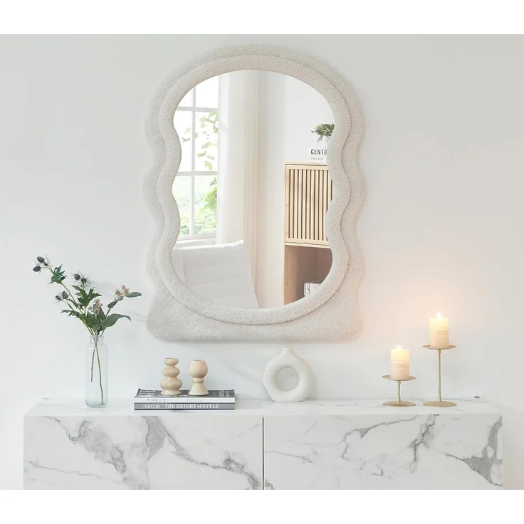 Wandspiegel Brummen mit Teddystoff-Rahmen 80x60 cm Weiß [en. casa] – Bild 2