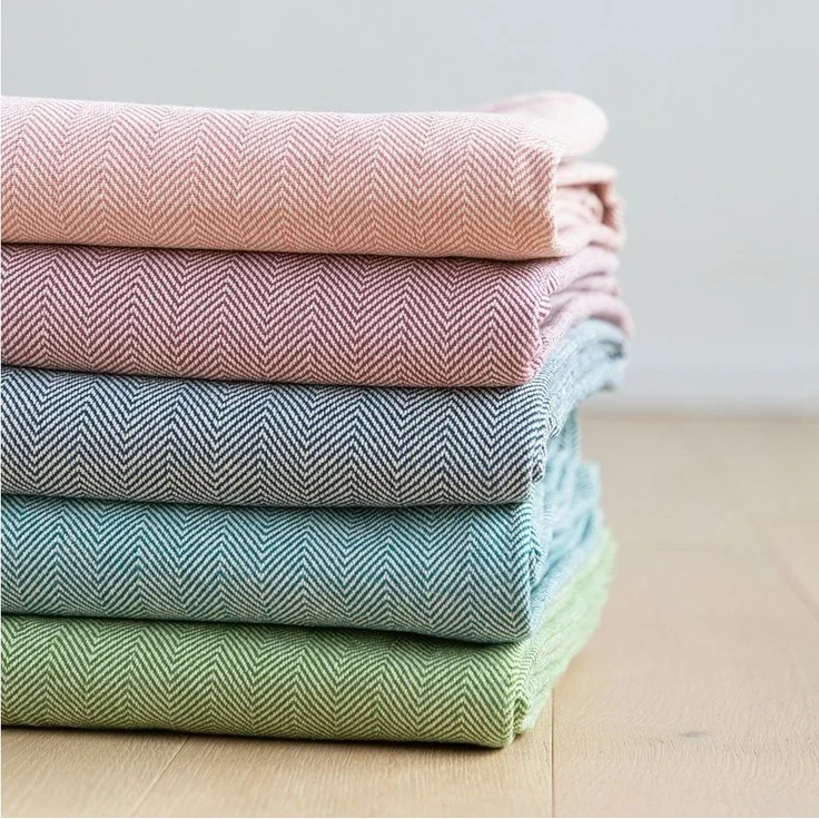 Wohndecke NIDRA Baumwolldecke für Yoga, Fischgrätmuster natur/dunkelblau, bodhi – Bild 3