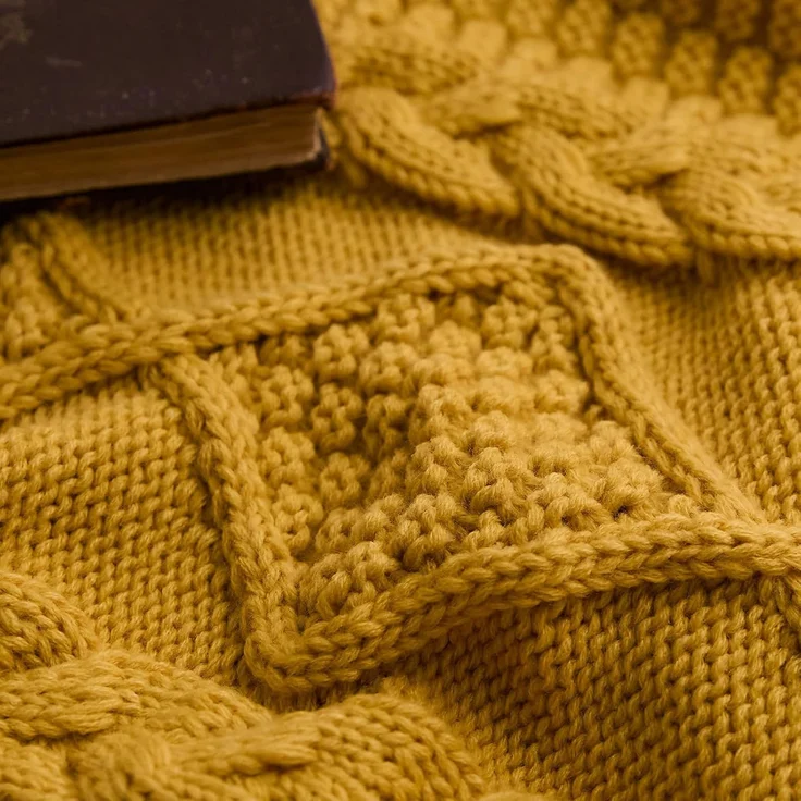 ABC Gestrickter Kissenbezug im Retro-Stil, cremeweiß – Bild 5