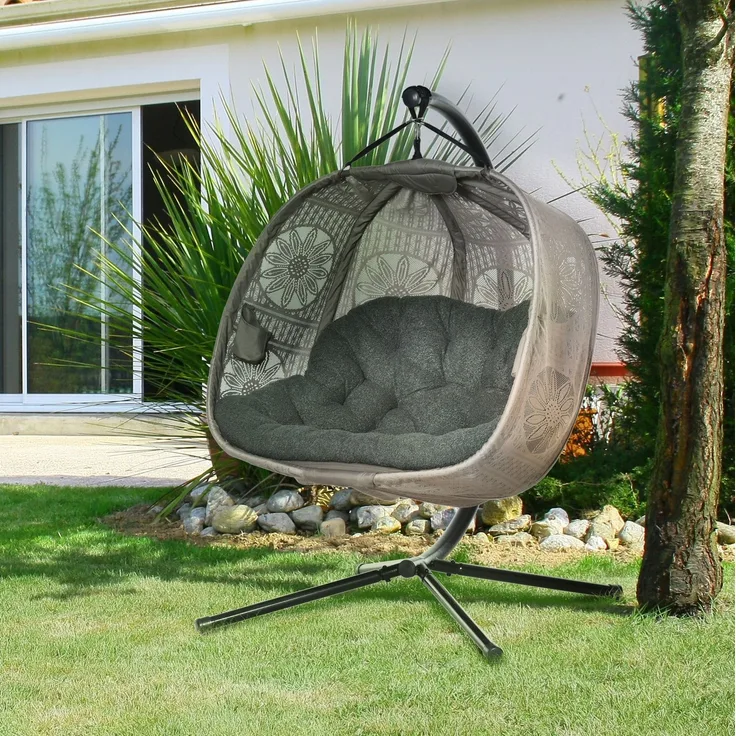 Hängesessel für 2 Personen 132 x 126 x 172 cm mit Stahlgestell, faltbarem Korb und Kissen – Sand