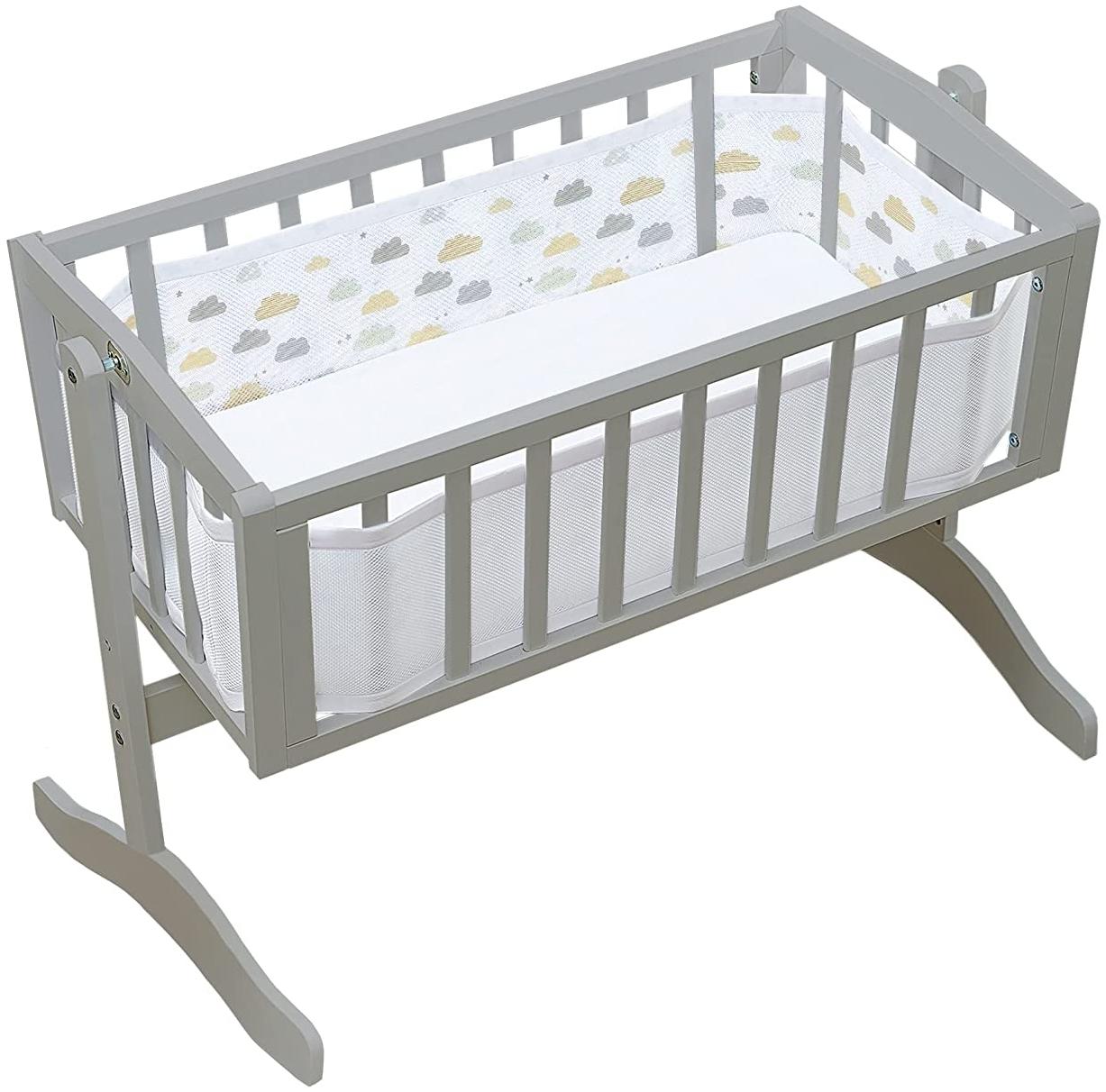 BreathableBaby Atmungsaktives Mesh-Kinderbettfutter – Classic Collection – On Cloud 9 – passend für Krippen und Schaukelwiegen – Anti-Stoßstange