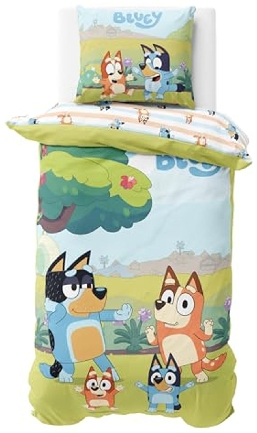 MTOnlinehandel Kinderbettwäsche Bluey Renforcé in 135x200 + 80x80 cm, Geschenkidee, 100% Baumwolle, 2 teilig, Wendebettwäsche für Mädchen und Jungen, Bingo & Bluey