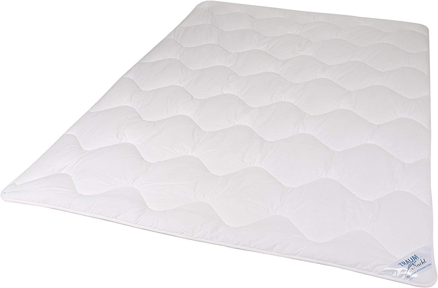 Traumnacht 3-Star Bettdecke Leicht aus weicher und atmungsaktiver Microfaser für den Sommer, 200x200 cm