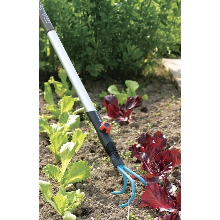 GARDENA combisystem-Grubber: Hacke mit 3 Zinken, ideales Gartenzubehör zum Lockern und Lüften des Bodens, 9 cm Arbeitsbreite, passend zu allen cs-Stielen (3166-20) – Bild 2