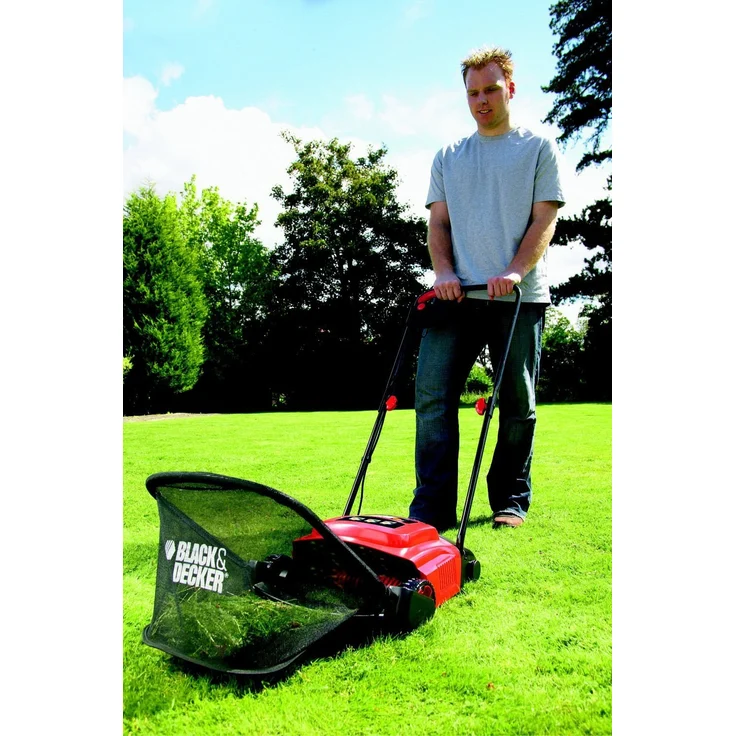 Black+Decker Elektro-Rasenlüfter (600W, zur ganzjährigen Rasenpflege, 30 cm Arbeitsbreite, 3 Arbeitshöhen) GD300-QS – Bild 3