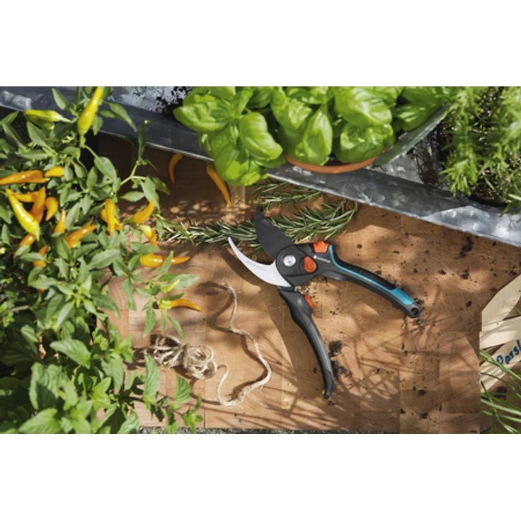 GARDENA Gartenschere B-S XL Pflanzenschonende Baumschere mit Bypass-Schneide für Äste und Zweige, max. Schneid-Durchmesser 24 mm, stufenlose Grifföffnung 8905-20 mittelgroß – Bild 2