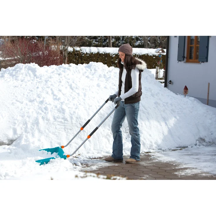 GARDENA Schneewanne (3260-20) für Schneeräumung auf größeren Flächen, 70 cm Arbeitsbreite, Schneeschieber mit robuster Stahlkante und 3-stufiger Teleskopierung, mit definierter Trittkante – Bild 9