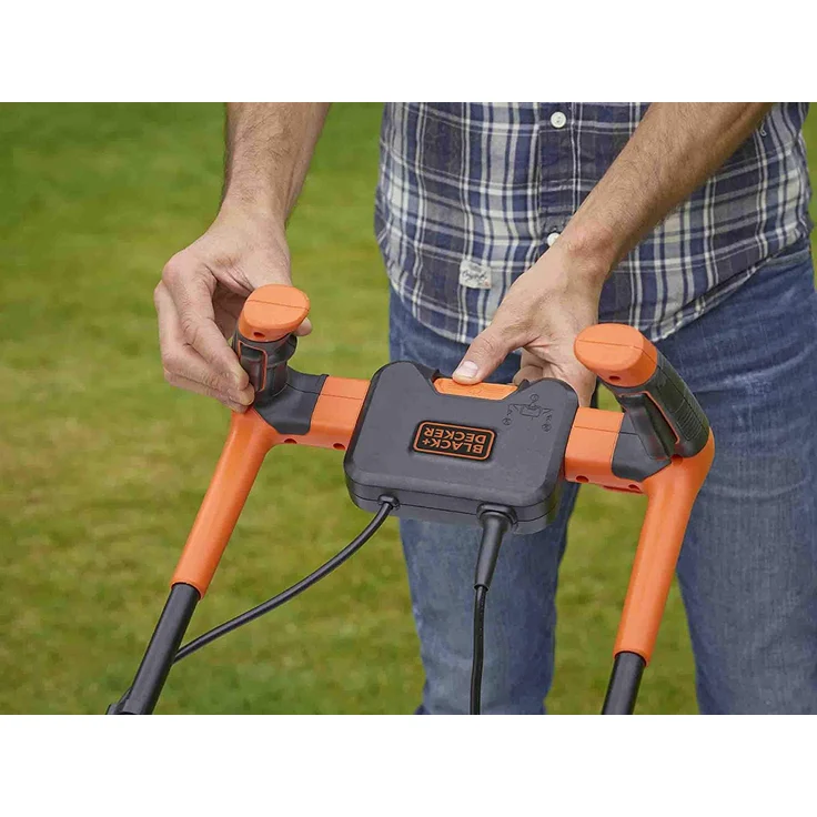 Black+Decker Elektro-Rasenmäher mit Fahrradlenker-Griff - 1.200W, 32cm Schnittbreite, 3-fach axial Höhenverstellung, 35l Fangbehälter, ideal für kleine Gärten - BEMW451BH – Bild 4