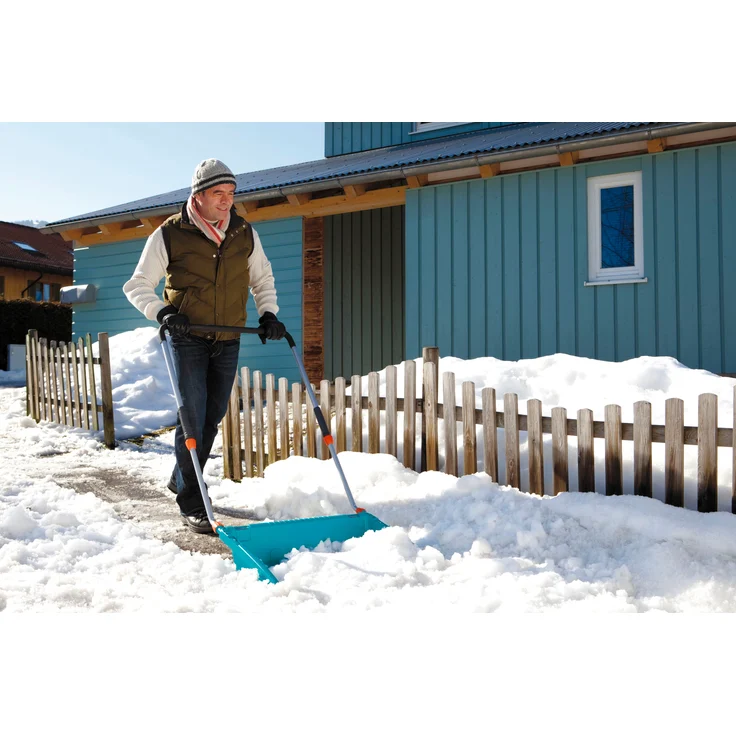 GARDENA Schneewanne (3260-20) für Schneeräumung auf größeren Flächen, 70 cm Arbeitsbreite, Schneeschieber mit robuster Stahlkante und 3-stufiger Teleskopierung, mit definierter Trittkante – Bild 4
