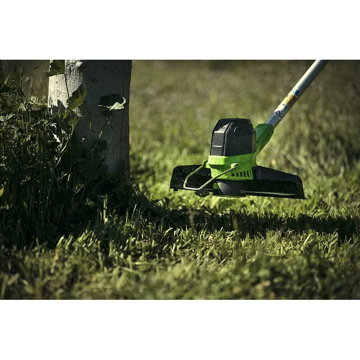 Greenworks Akku-Rasentrimmer G40LT (Li-Ion 40V 30cm Schnittbreite 7000U-min dreh- und neigbarer Motorkopf verstellbarere Zusatzhandgriff Alu-Führungsholm Flowerguard ohne Akku und Ladegerät) – Bild 4