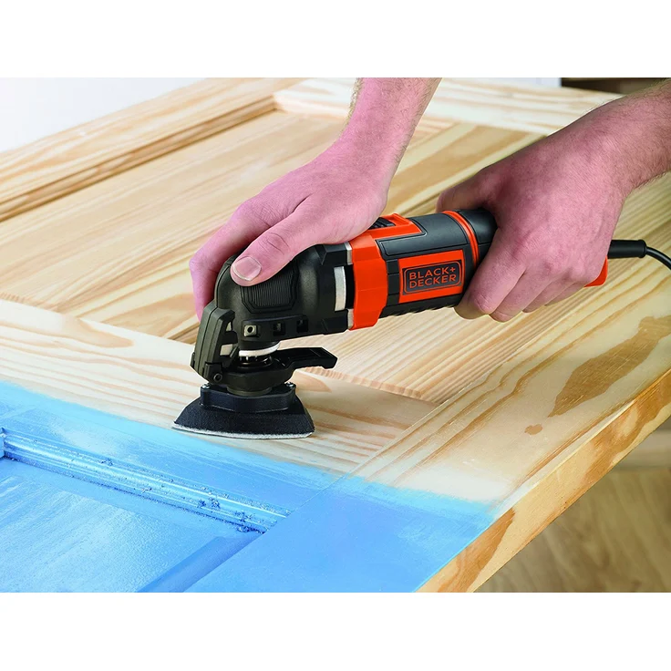 Black und Decker MT300SA2 Multifunktionswerkzeug 300W, mit Super-Lok Schnellspann-System, zum Sägen, Schleifen und Spachteln, ergonomisches Griffdesign, Staubabsaugung, 12-teiliges Zubehörset – Bild 3