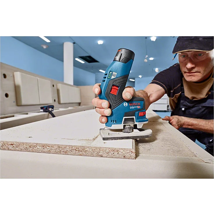 Bosch Professional GKF 12V-8 12V System Akku Kantenfräse (Fräskopf-Schaft: 8 mm, ohne Akkus und Ladegerät, im Karton) – Bild 3