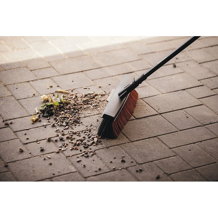 Fiskars Solid Allzweckbesen mit PowerClean-Borsten, Länge: 1,7 m, L, Schwarz-Orange, 1025926 – Bild 6