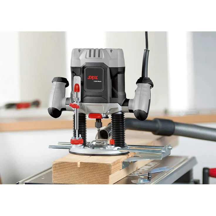 Skil Oberfräse 1841 AA (mit Gasgebeschalter und Tiefeneinstellung, optimale Kontrolle, 1200 W) F0151841AA – Bild 2