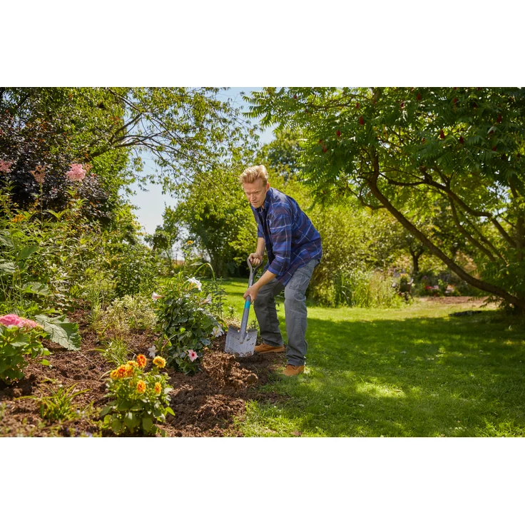 GARDENA NatureLine Spaten: Gartenspaten aus Qualitätsstahl zum Umgraben und Ausheben, sicherer Trittsteg, Stiel aus FSC-Eschenholz, D-Griff (17000-20) – Bild 9