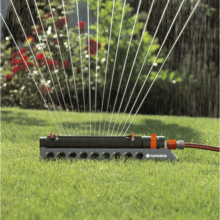 GARDENA Viereckregner Comfort Aquazoom 250-2: Rasensprinkler zur Bewässerung kleinerer rechteckiger Flächen von 25 - 250 m², Reichweite 7-18 m, Sprengweite 3.5 - 14 m, Schmutzsieb entnehmbar (1973-20) – Bild 3