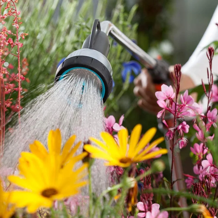 GARDENA Premium Gießstab: Robuste Gartenbrause zur Bewässerung und Reinigung, 90 cm lang, 3 Strahlarten, Einhandbedienung, Frostschutz (18336-20) – Bild 3