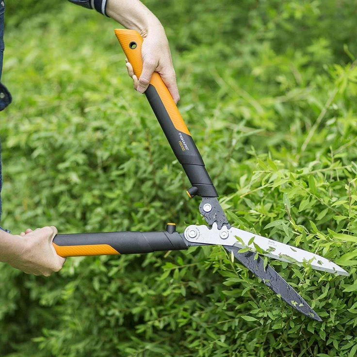 Fiskars PowerGear X Getriebe-Heckenschere, Antihaftbeschichtet, Hochwertige Stahl-Klingen, Länge 63 cm, Schwarz-Orange, HSX92, 1023631 mittelgroß – Bild 3