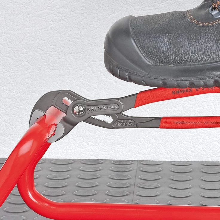 KNIPEX 87 02 250 SB Cobra Hightech-Wasserpumpenzange grau atramentiert mit schlanken Mehrkomponenten-Hüllen 250 mm (in SB-Verpackung) – Bild 4