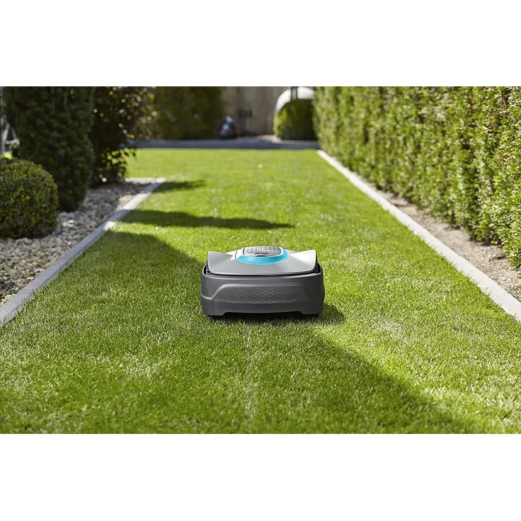 GARDENA smart SILENO city 500 Mähroboter Set Modell 2021 - 19066-20: Mähroboter bis 500 m² Rasenfläche, Steigungen bis 25 %, Schnitthöhe 20 - 50 mm, inkl. Gateway, Begrenzungskabel, Haken und Verbinder, mit App Steuerung, 17 cm Schnittbreite - Preisvergleich – Bild 3