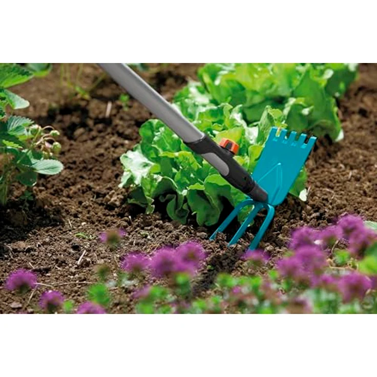 GARDENA combisystem-Gartenhacke: Hacke mit geradem Blatt, 3 Zinken, 9 cm Arbeitsbreite, aus hochwertigem Qualitätsstahl, Duroplast-beschichtet (3219-20) – Bild 7