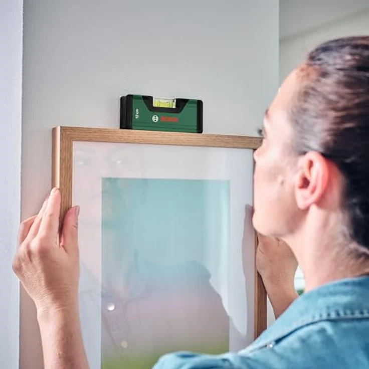 Bosch Wasserwaage 12cm (Mini-Wasserwaage; präzises Ausrichten mit fluoreszierender Libelle für horizontales Ablesen; Aluminiumgehäuse; Softgrip-Stoßfänger; V-Nut) – Bild 3