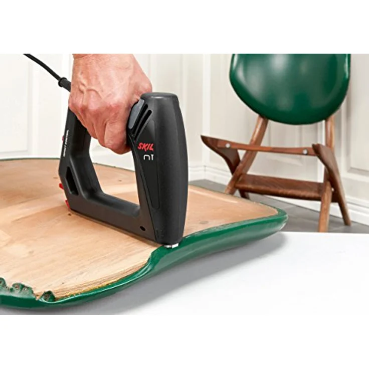 Skil Tacker 8200 AC (Elektrotacker, Elektronagler, für Nägel + Klammern bis 16 mm, Kabellänge 6 Meter, inkl. Kunststoffkoffer) 2610Z04064 – Bild 3