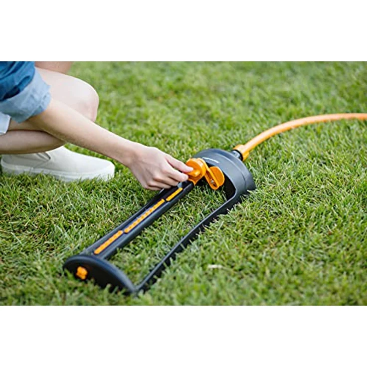Fiskars Wassersparender Sprinkler, Rasensprenkler, Rasensprüher, Bewässerung, Kunststoff, Schwarz, Orange, 1023662 – Bild 6