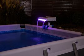 Bestway LED-Wasserfall für Stahlrahmenpools