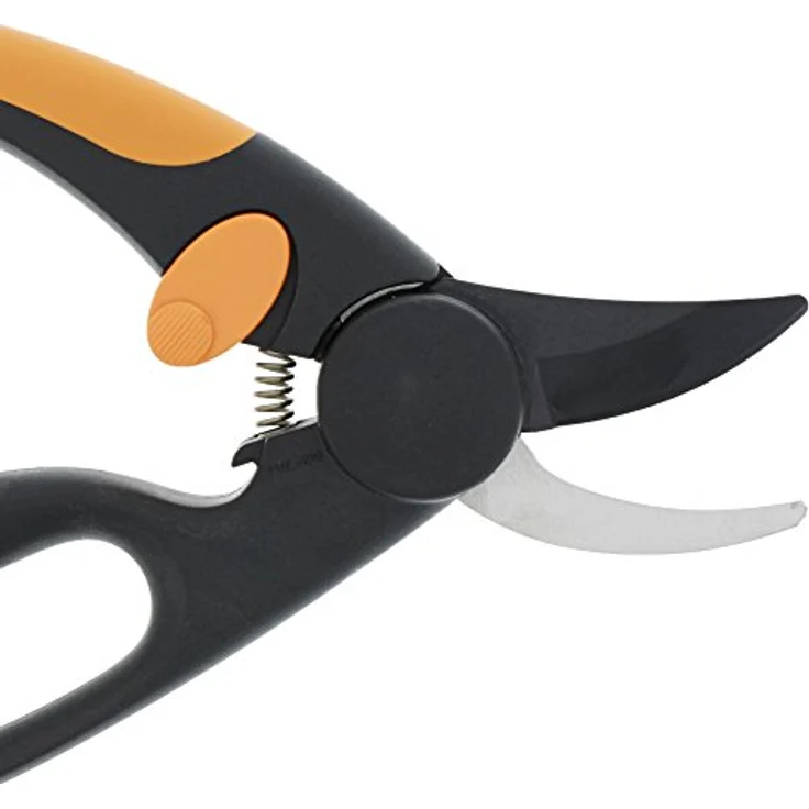 Fiskars Bypass-Gartenschere für frische Äste und Zweige, Antihaftbeschichtet, Hochwertige Stahl-Klingen, Länge 21 cm, Schwarz-Orange, Elegance, P44, 1001534 mittelgroß – Bild 4