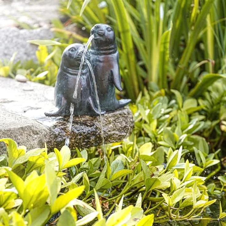 Esotec Solar Wasserspeier Set Seehund Paar, Gartenteichfigur mit Solarpumpe, Tauchpumpe 250l/h, dunkel-bronze, H=22cm – Bild 2