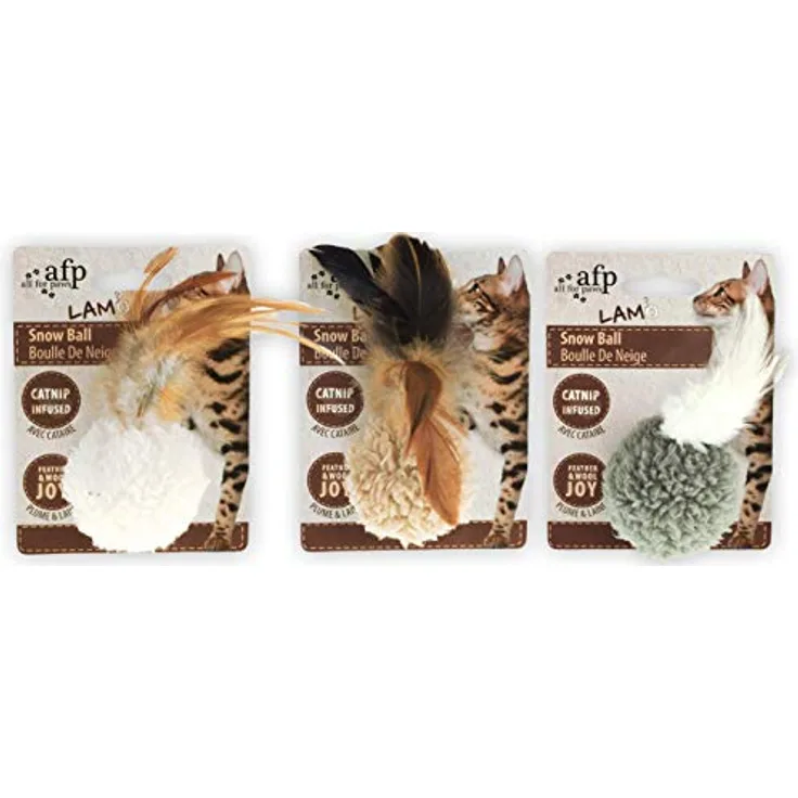 AFP Snow Ball lamswol met veren en Catnip assorti