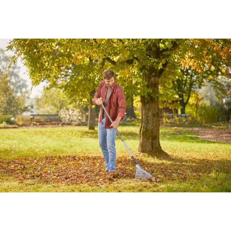 GARDENA combisystem-Verstellbesen: Laubrechen mit variabler Arbeitsbreite von 30-50 cm, ideales Gartenzubehör zum Zusammenfegen von Laub oder Grasschnitt, passend zu allen cs-Stielen (3103-20) – Bild 6