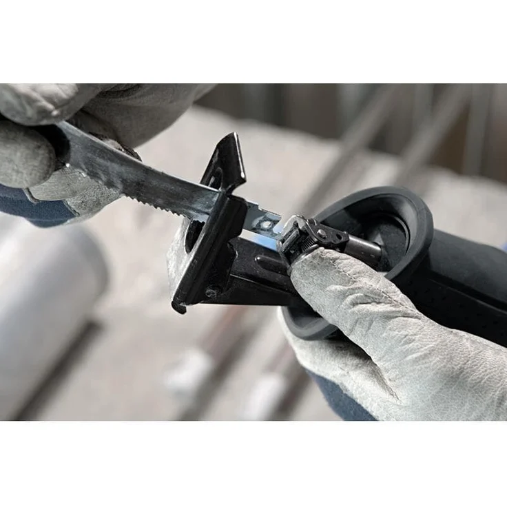 Bosch Professional Professional Säbelsäge GSA 1100 E (1100 Watt, inkl. 1 x Säbelsägeblatt S 2345 X für Holz, 1x Säbelsägeblatt S 123 XF für Metall, im Koffer) – Bild 8