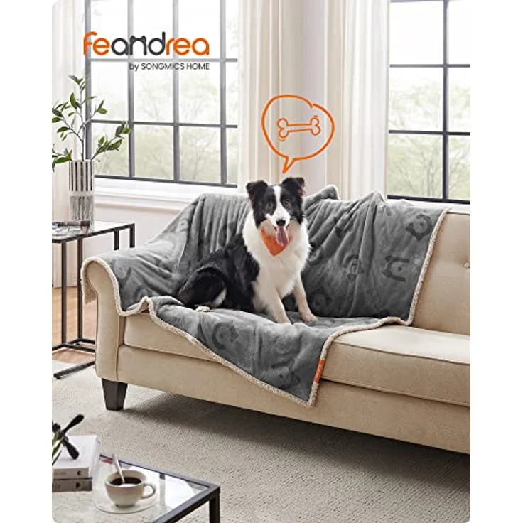 Feandrea wasserdichte Hundedecke, Sherpa Fleece Haustier Decke für mittelgroße und große Hunde, Katzen, 152 x 127 cm, XL, maschinenwaschbar, beidseitiger Sofabezug-Schutz, grau – Bild 2